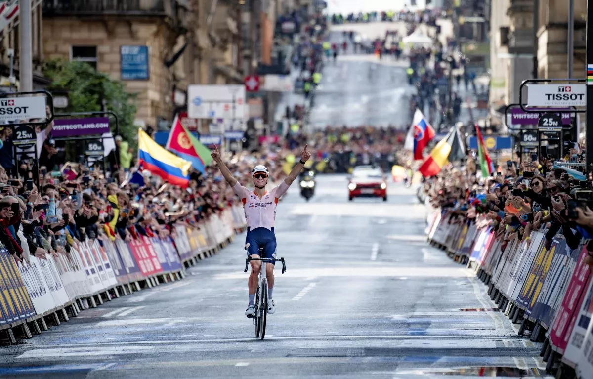 Van der Poel renueva con Canyon por 10 años más