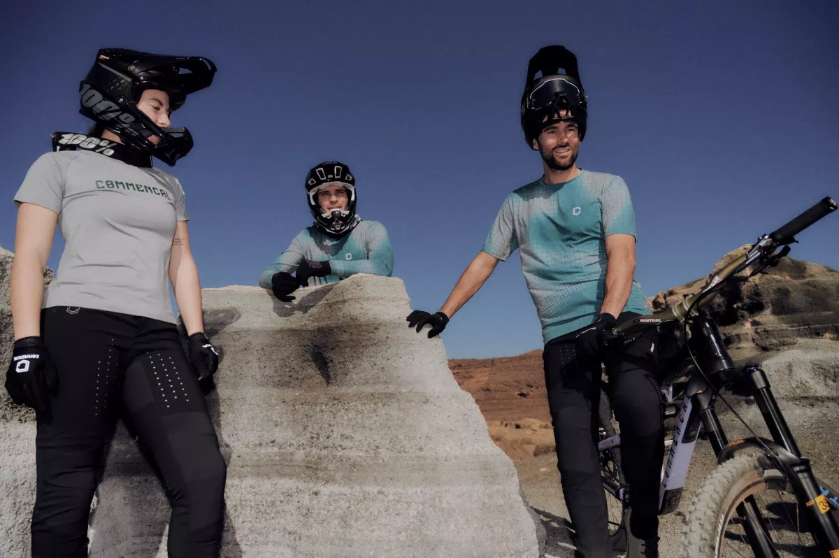 Nueva colección Bike Techwear de ropa Commencal