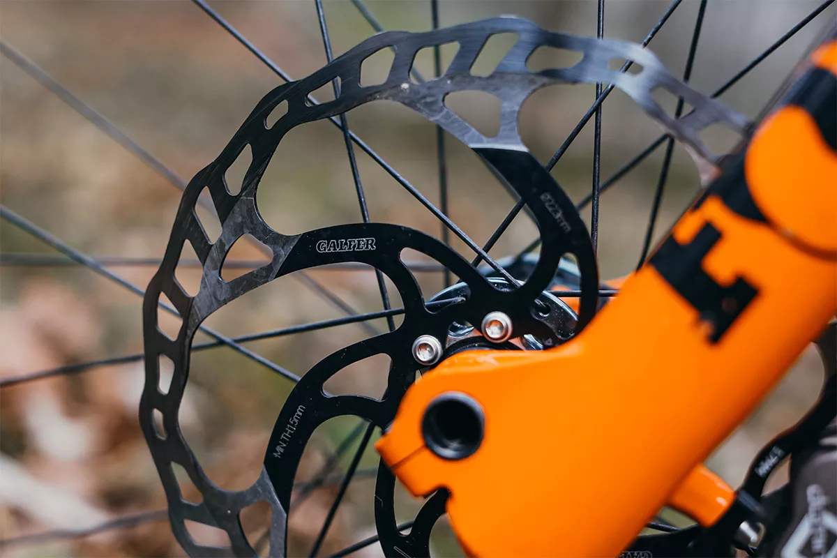 Más de 85 bikers y 3 equipos de carretera: elposicionamiento de Galfer en competición