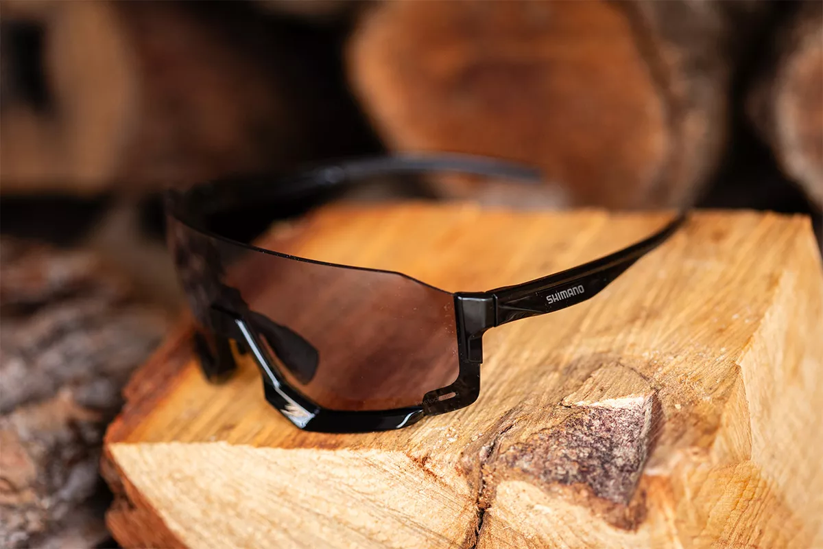 Probamos las gafas Shimano Aerolite PH fotocromáticas: protección y adaptación