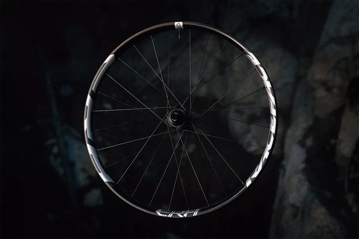 Nuevas ruedas Race Face Era de fibra de carbono: 1.750 gr y máxima resistencia