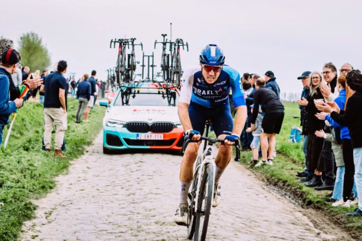 Una bici de gravel 'se cuela' en la Paris-Roubaix