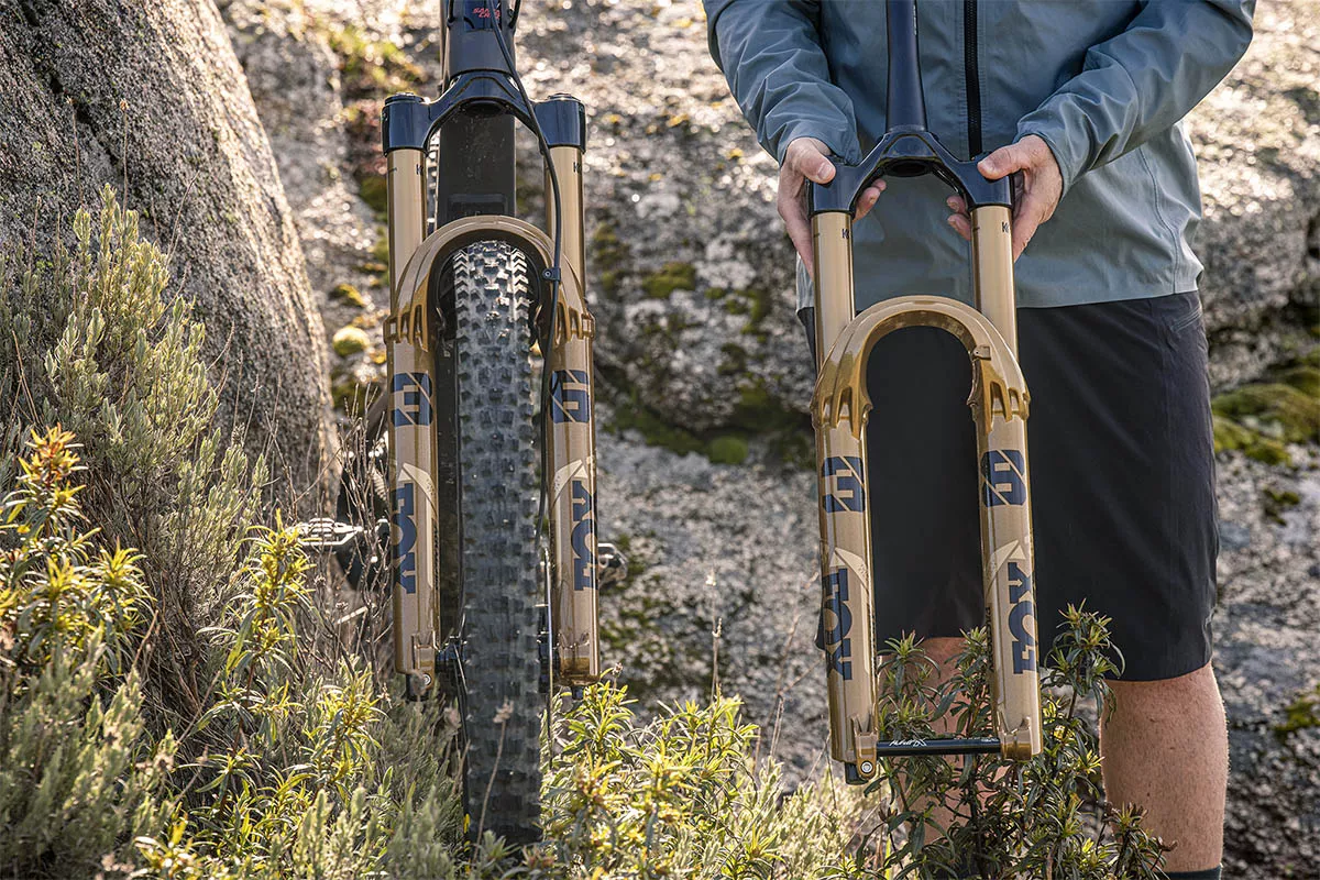 Novedades FOX 2024/25: Nueva horquilla Fox 32 SC, cartuchos Grip SL, X y X2 y Golden Limited Edition