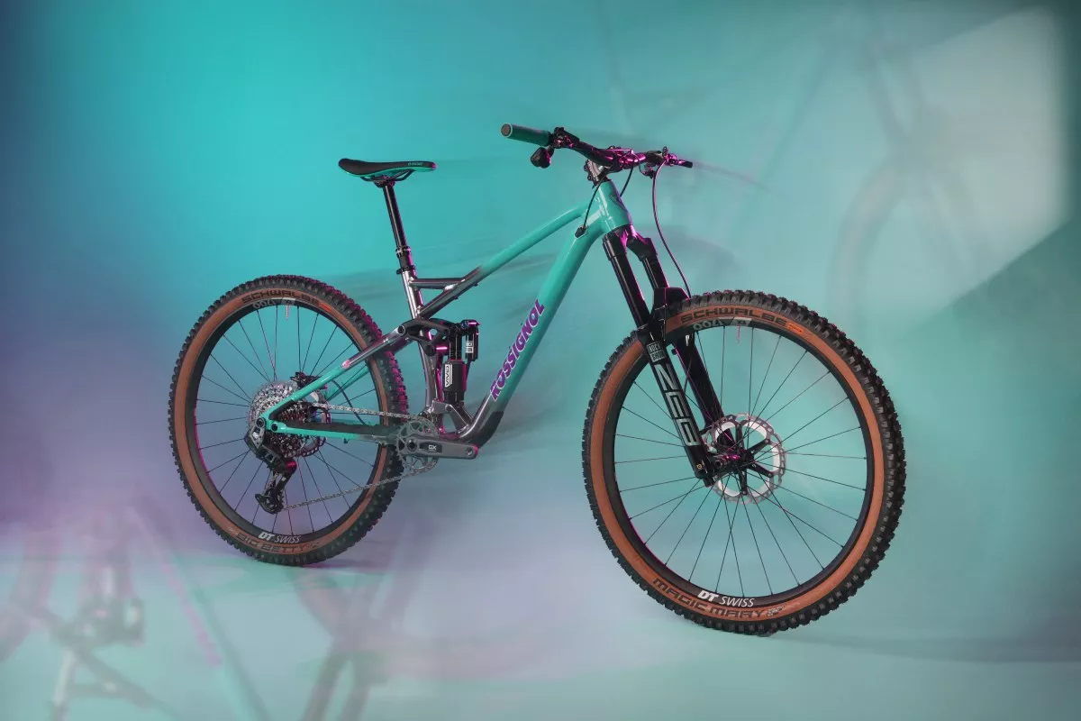 Rossignol Super Heretic: estética retro en edición limitada para la enduro francesa