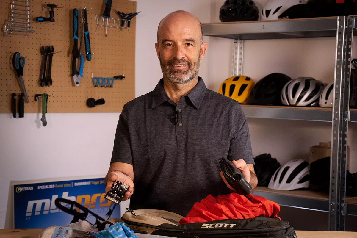 10 imprescindibles que debes llevar en tu mochila (según Iñaki Gavín)