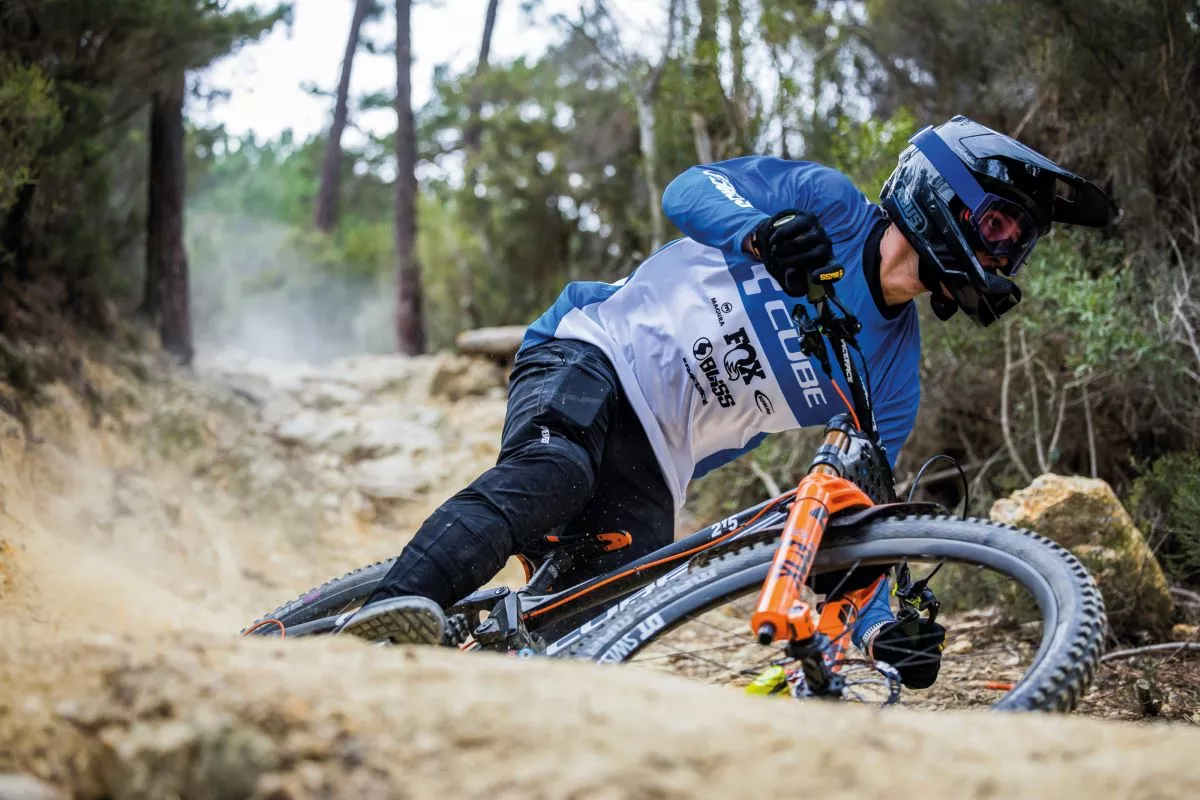 ABUS HiDrop, el casco de la marca alemana para disciplinas 'gravity'