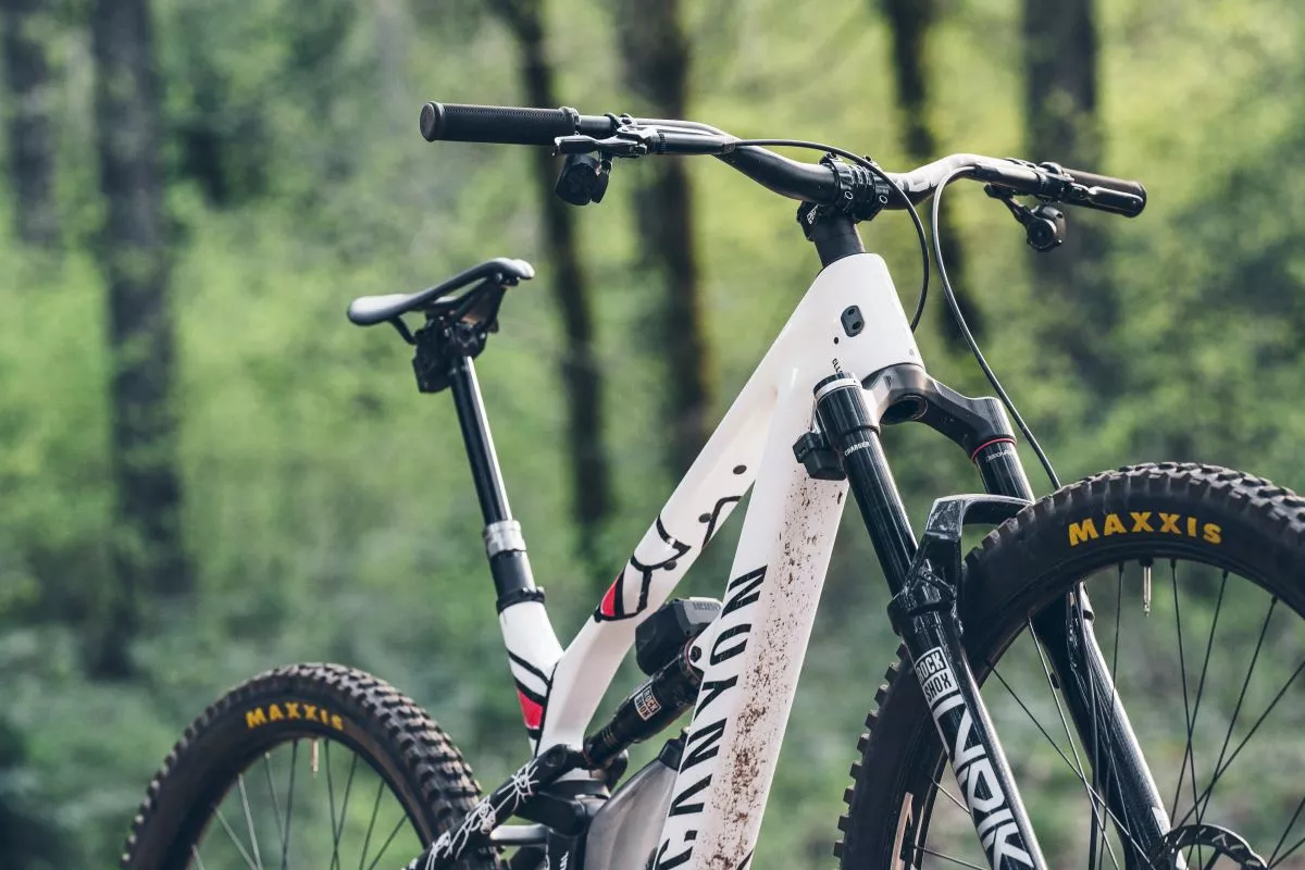 RockShox presenta nuevos componentes Flight Attendant para trail y enduro