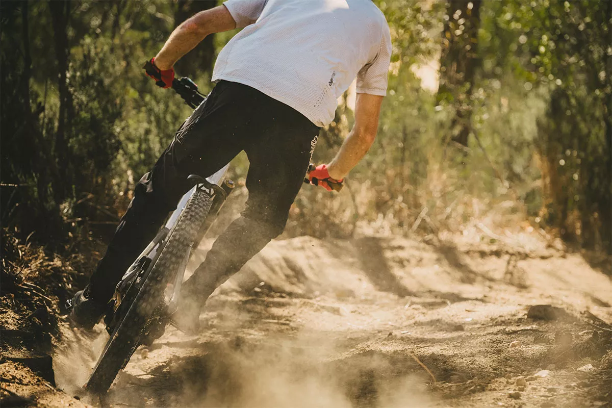 Nuevo neumático Goodyear Wrangler para Enduro y e-bikes en terreno seco y rocoso