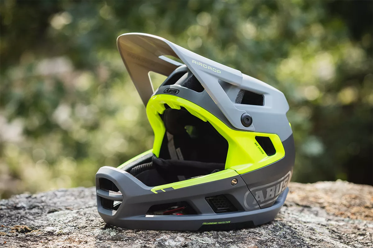 Probamos el ABUS AirDrop Mips: un casco integral ligero, lleno de detalles y muy ventilado