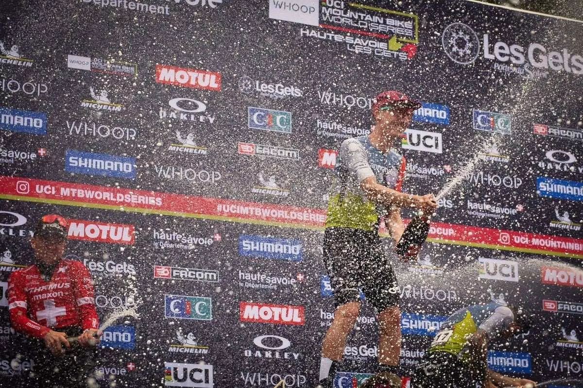 10 cosas que (seguramente) no has visto de una Copa del Mundo de MTB