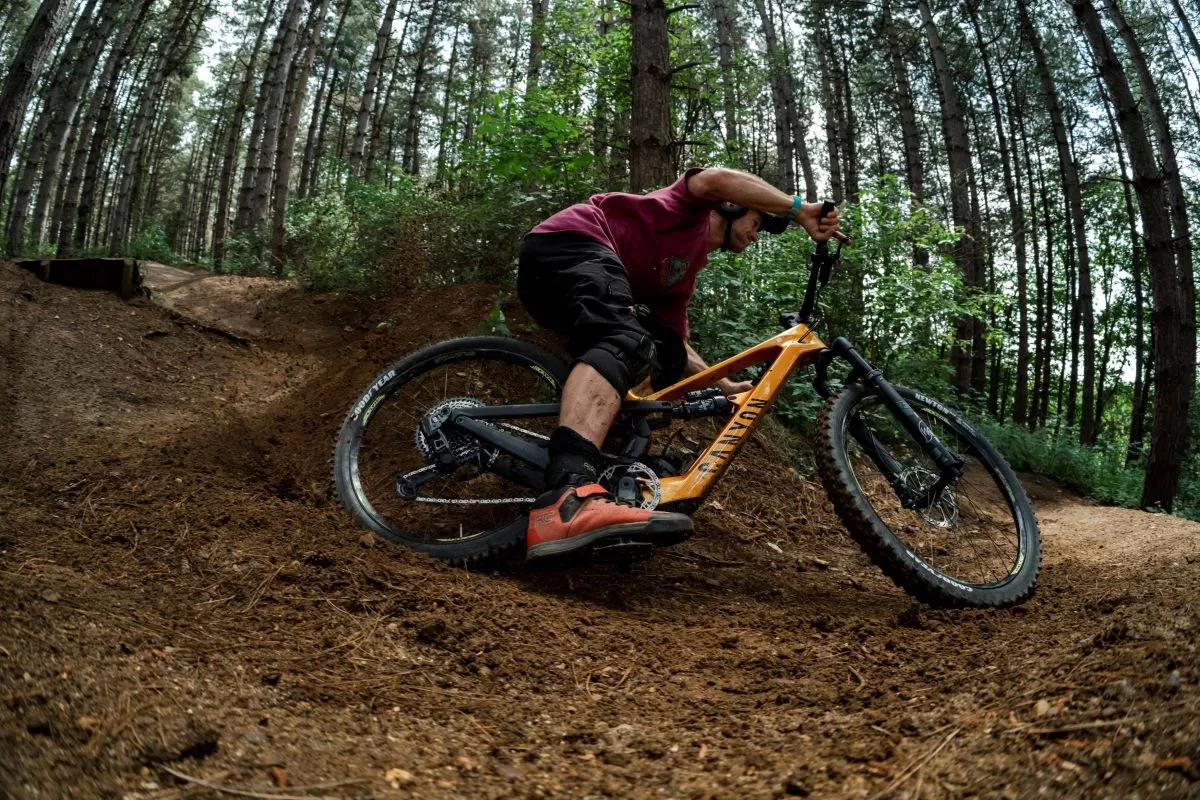 Canyon Spectral:ONfly, la nueva e-trail ligera de la marca, con motor TQ HPR50