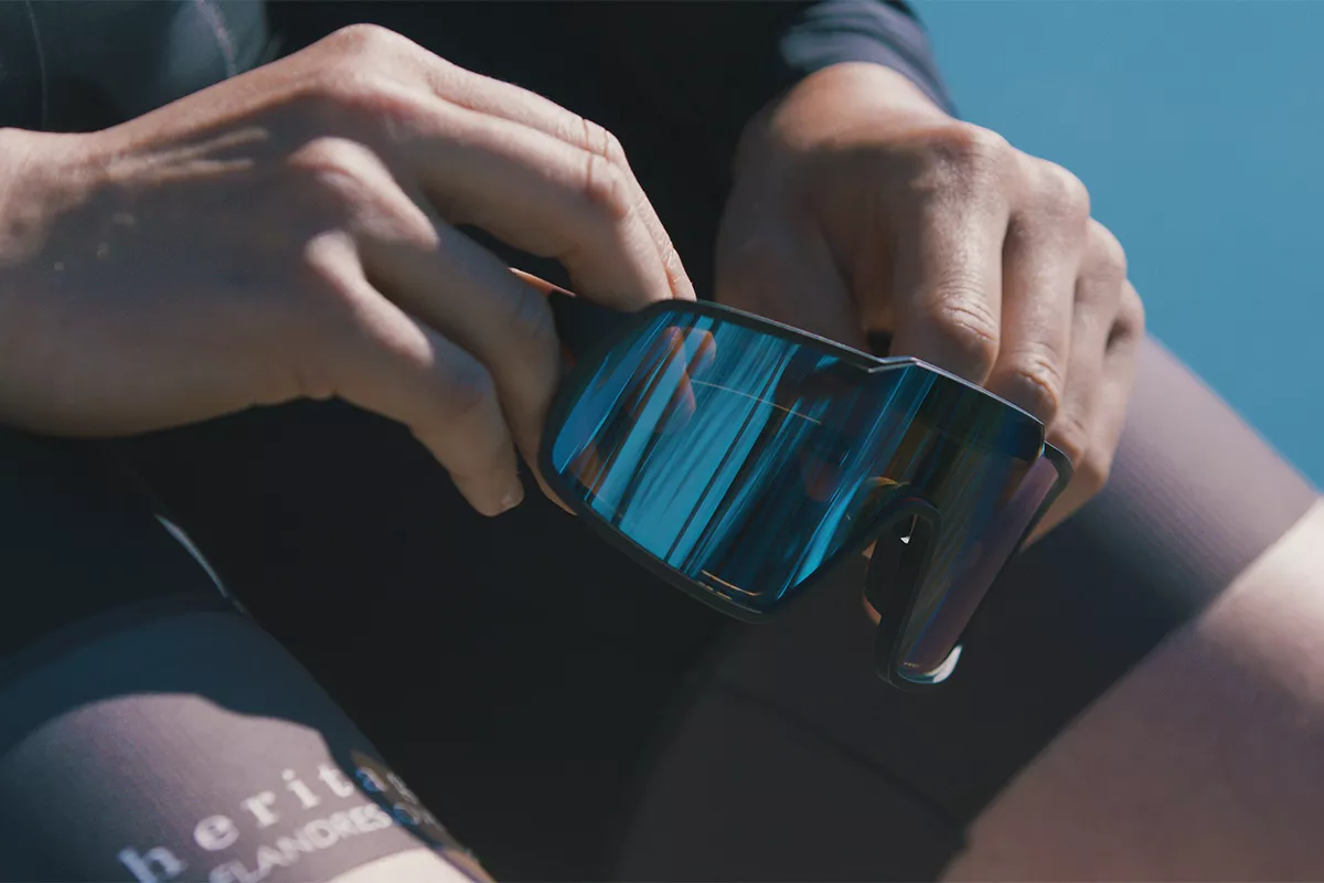 Tecnología Irid de Out Of, las lentes fotocromáticas electrónicas más rápidas