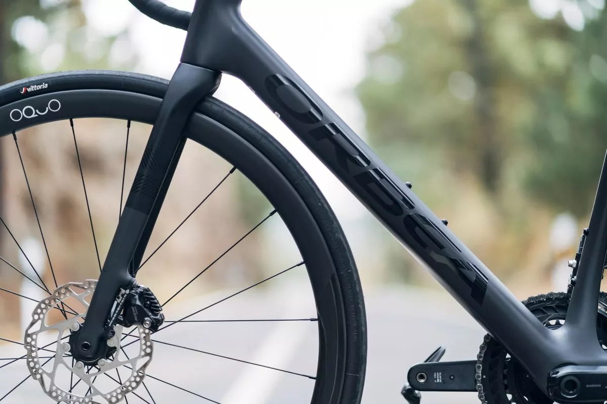 Probamos la Orbea Orca M35i, no solo una escaladora