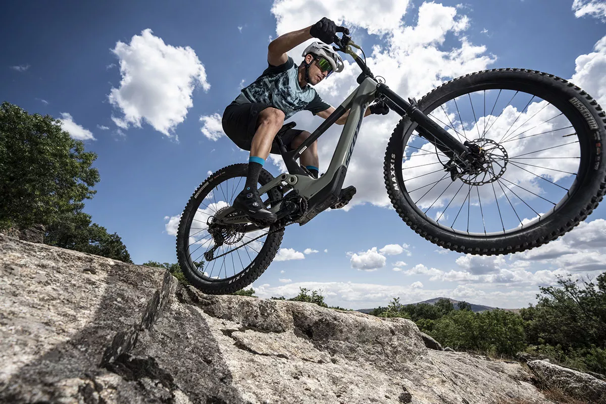 Probamos la SCOTT Voltage eRide 910: máxima integración de suspensión y asistencia