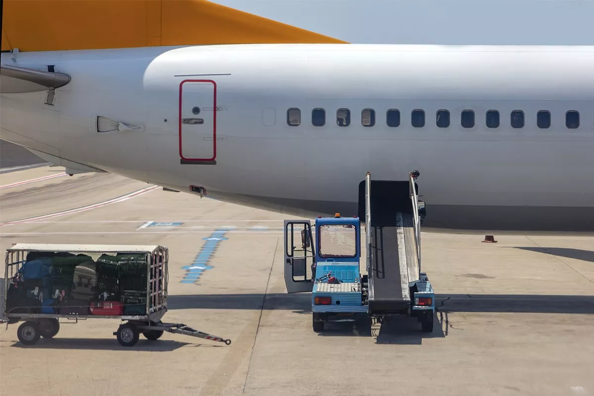 ¿Tienes que llevar tu e-bike en coche o en avión? Así debes transportarla