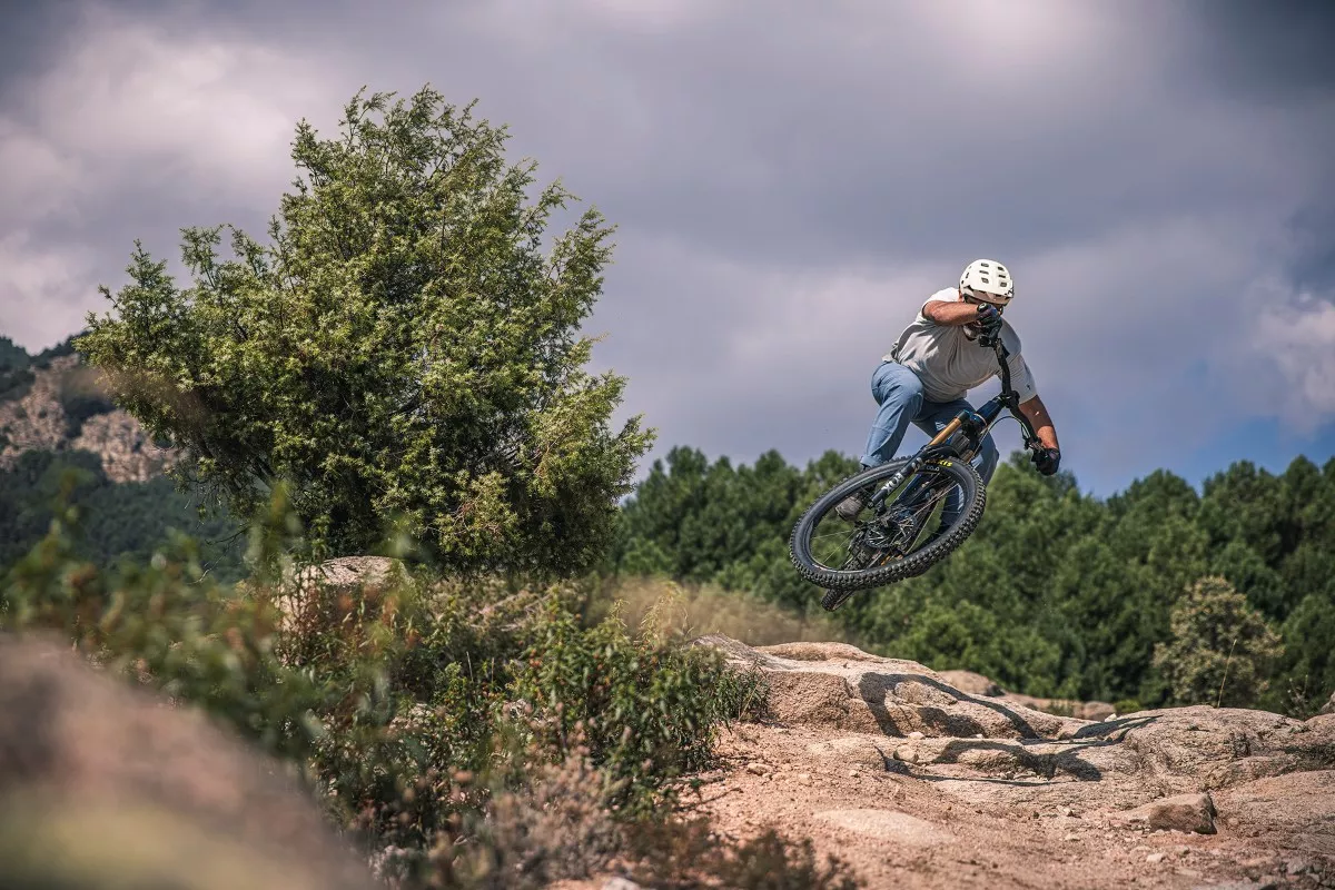 Primeras Pedaladas: Orbea Wild 2025, con el nuevo Bosch Performance Line CX y más cambios de lo que parece
