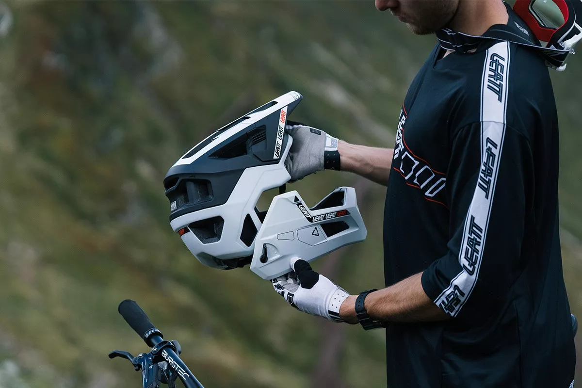 Casco integral vs casco desmontable: ventajas, desventajas y cuándo usar cada uno