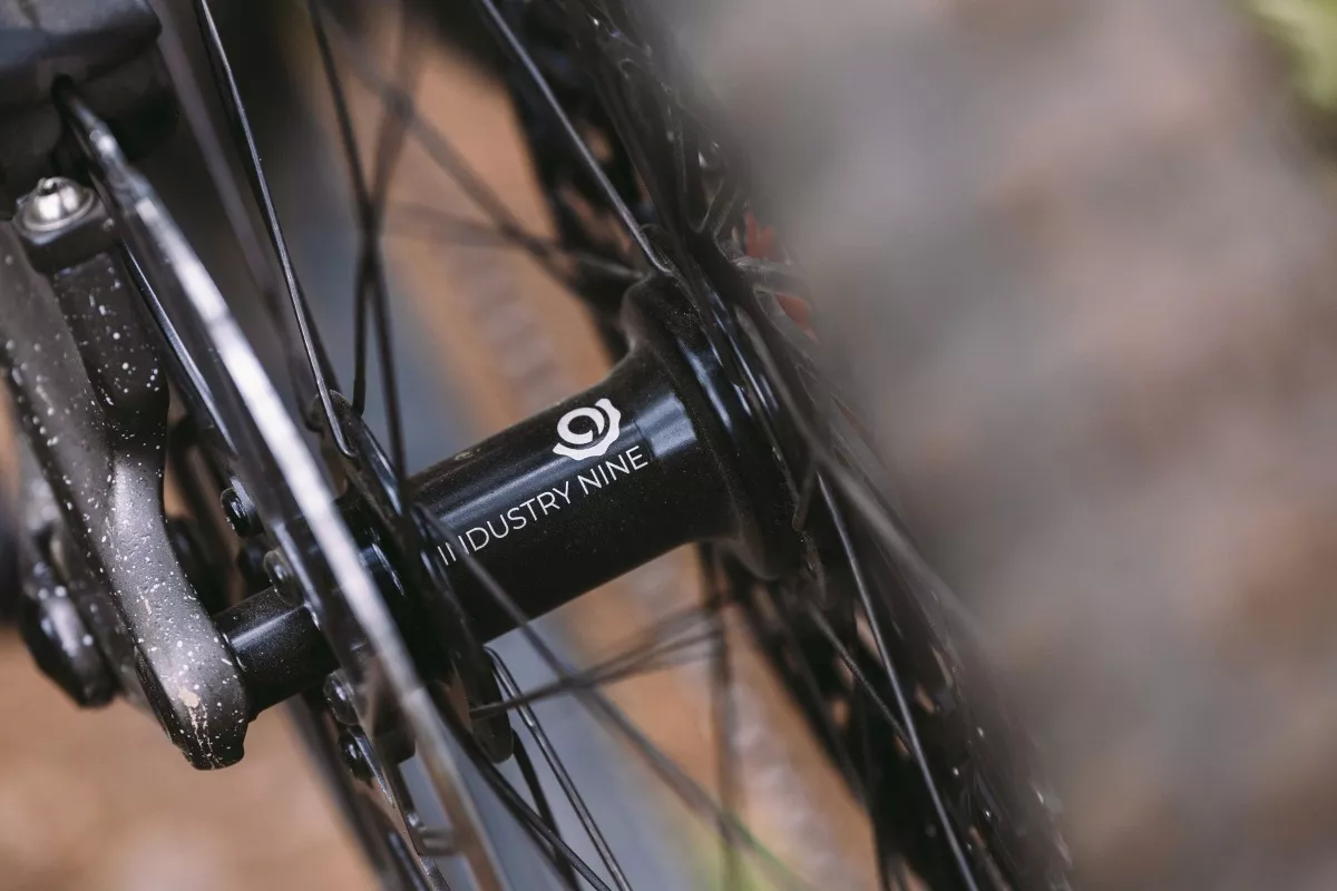 Nuevas Roval Traverse i9 para trail y enduro con bujes Industry Nine