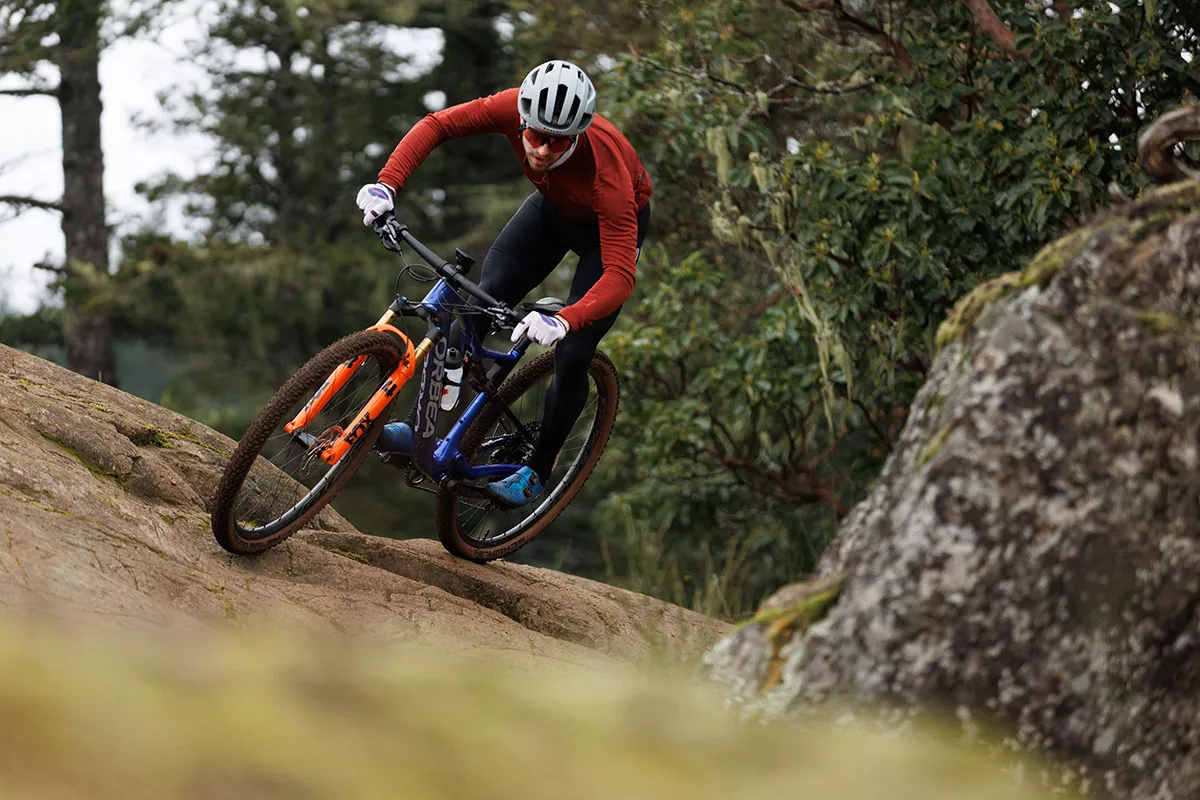 Nueva horquilla FOX 34 SL para XC y Downcountry: más rígida, hasta 130 mm y sólo 3,5 g más
