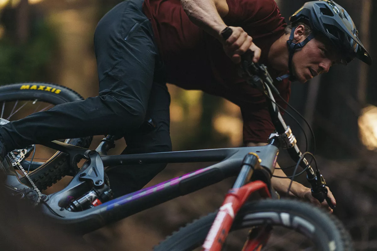 Renovado el Fox Speedframe con Mips Integra Split en la nueva versión RS