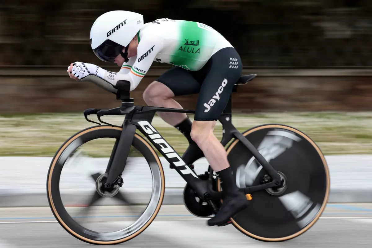 Giant Rivet Mips, el nuevo y aerodinámico casco de la marca para triatlón y contrarreloj