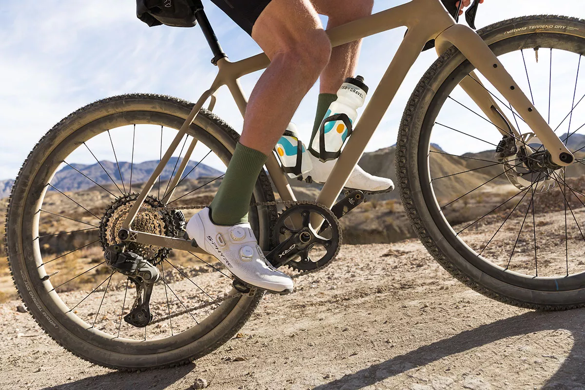 El GRX se hace “wireless”: Nuevo Shimano GRX RX827 Di2 con recuperación de impactos