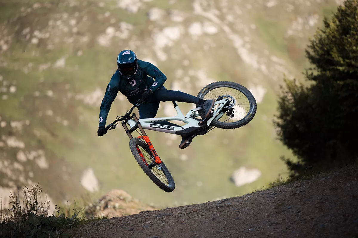 ¡Con 6-bar y amortiguador integrado en DH! Nueva SCOTT Gambler