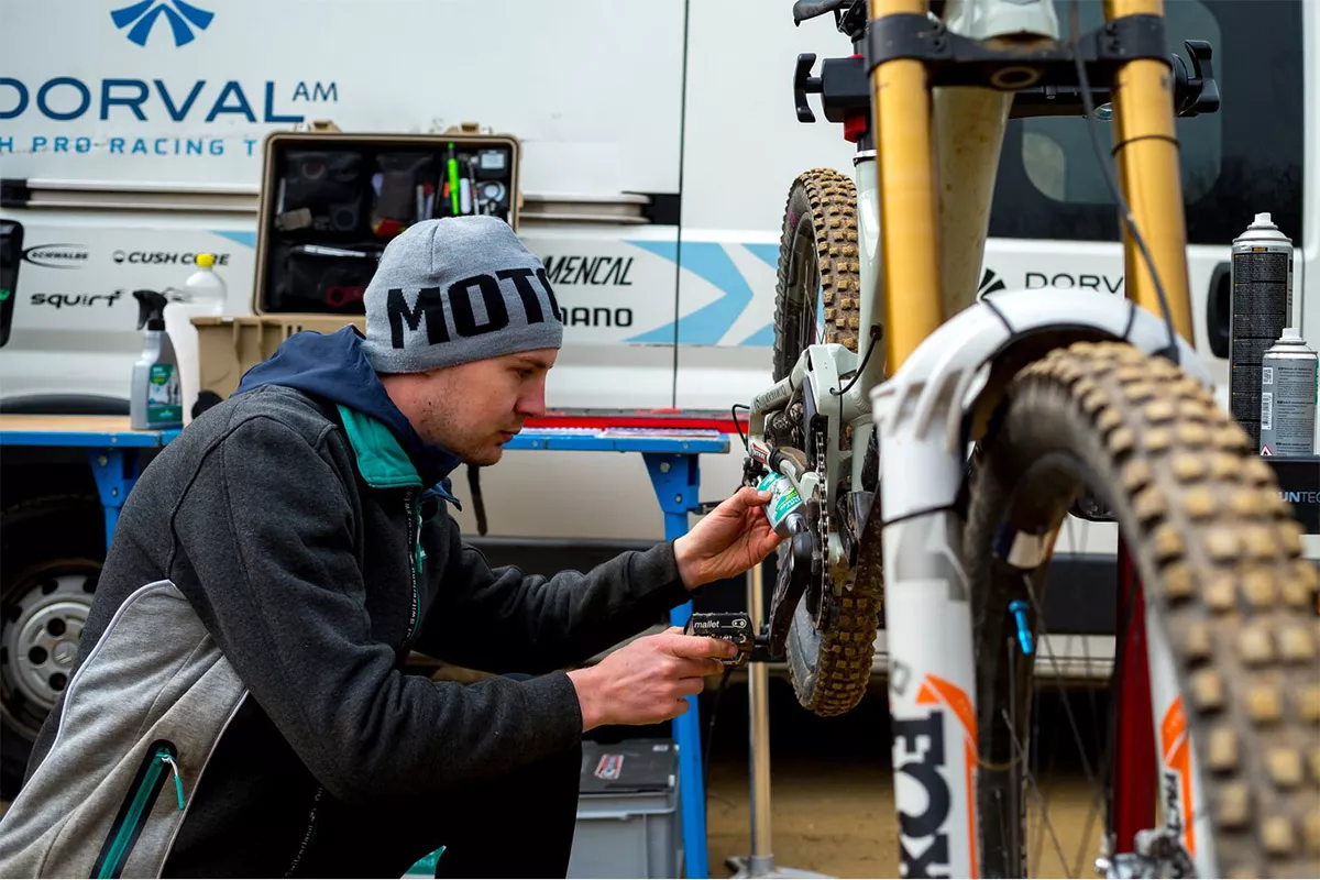 Consejos para que la transmisión de tu MTB dure más