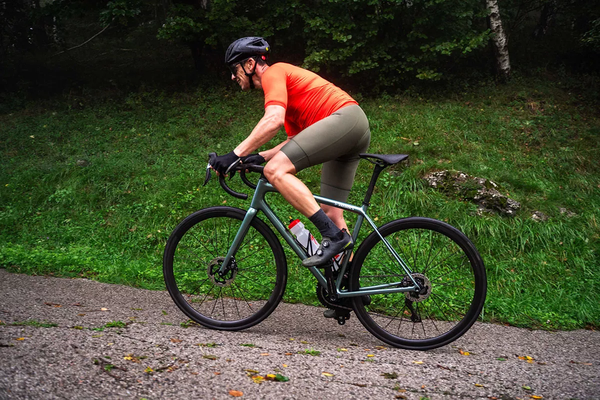 Primeras Pedaladas: Nueva Specialized Aethos 2... más ligera y cómoda ¡es posible!