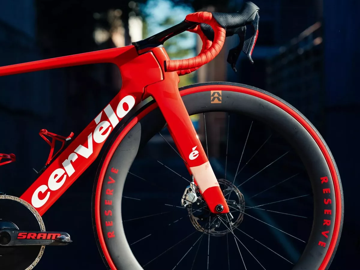 Vittoria Corsa Pro Red ¡La celebración de una Vuelta!