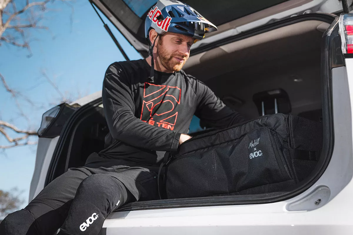 Descubre la colección Danny MacAskill by EVOC