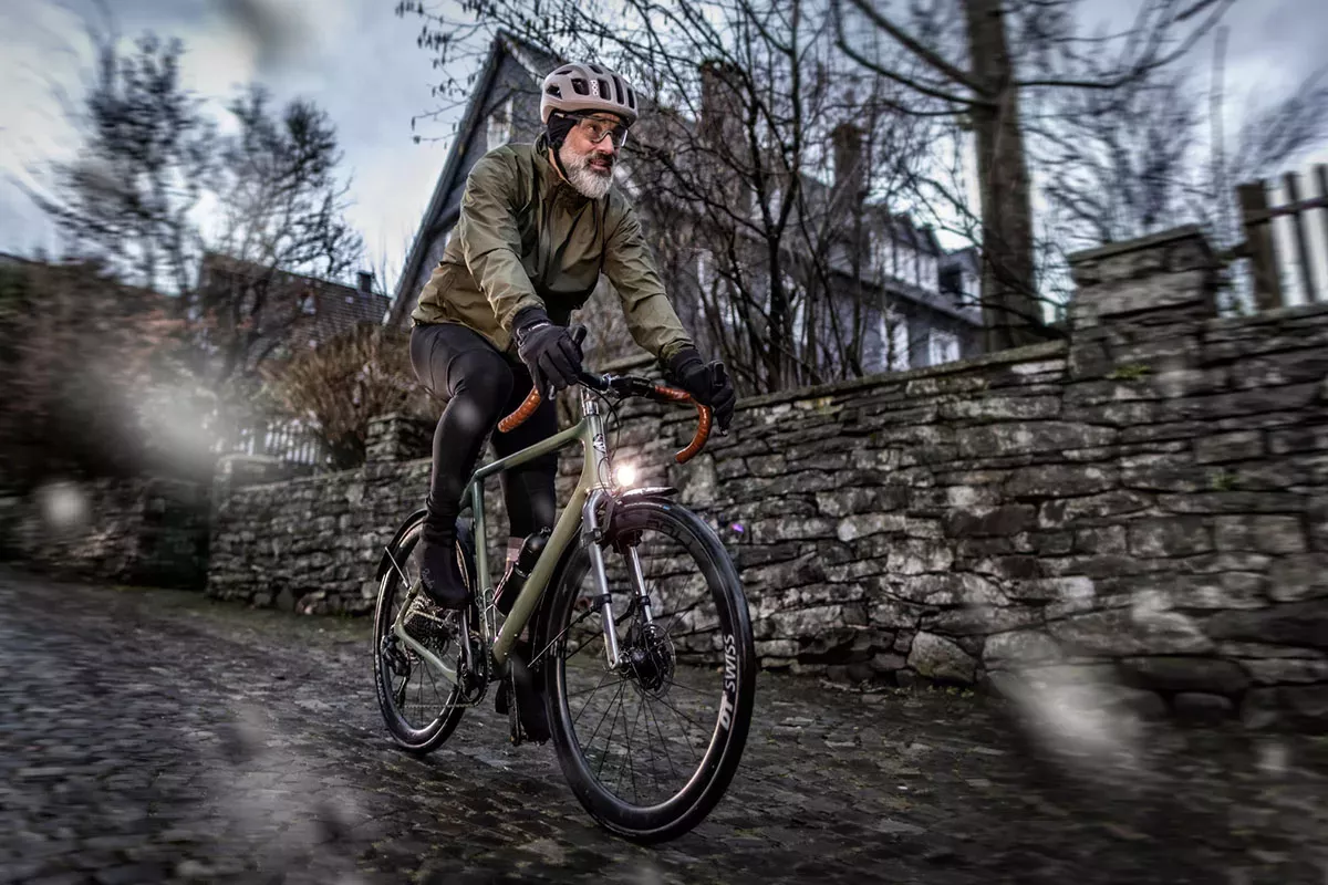 Ciclismo y agua: consejos para salir a rodar con lluvia