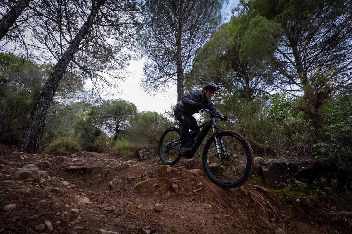 Nueva Specialized Turbo Levo R: Más ligera, menos recorrido ¿Más diversión? ¡La probamos!