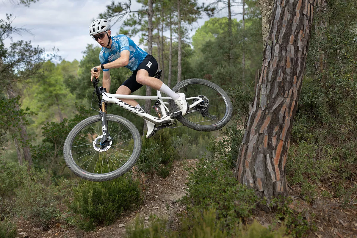 Nueva Pivot Mach 4 SL: con recorrido trasero ajustable de 120 o 110 mm