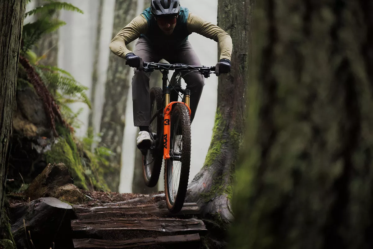 Nueva gama Race Face Era SL: máximo rendimiento en carbono con un manillar invertible y las bielas de XC más ligeras del mercado