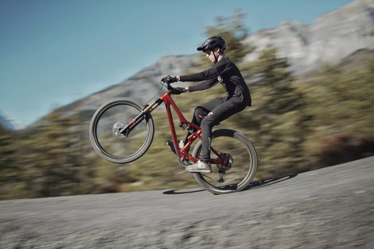Pedal Kickback: ¿qué es y cómo afecta al rendimiento de tu pedaleo y suspensión?
