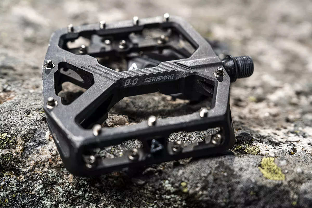 Probamos los pedales Leatt CeraMAG AM 8.0 Flat: Magnesio y recubrimiento cerámico