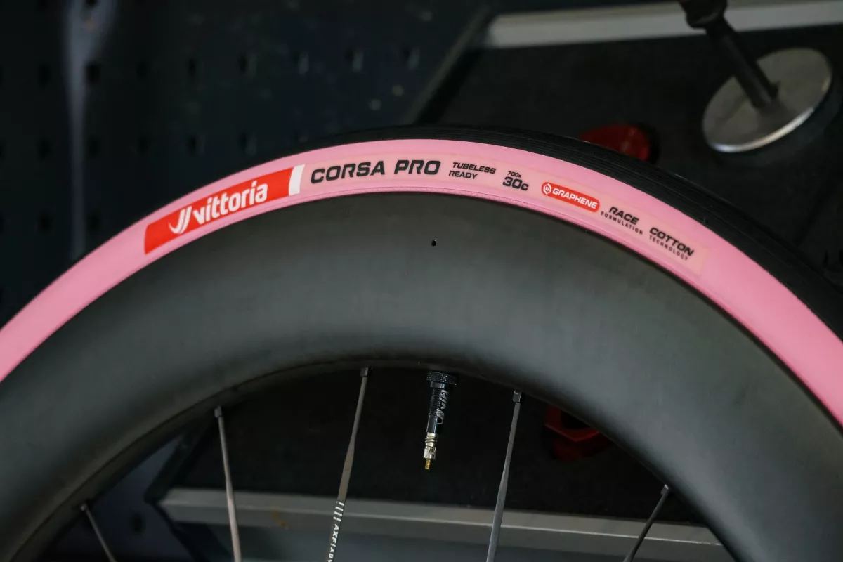 Regresa el Vittoria Corsa Pro ‘Pink’, ahora también en 700x30c