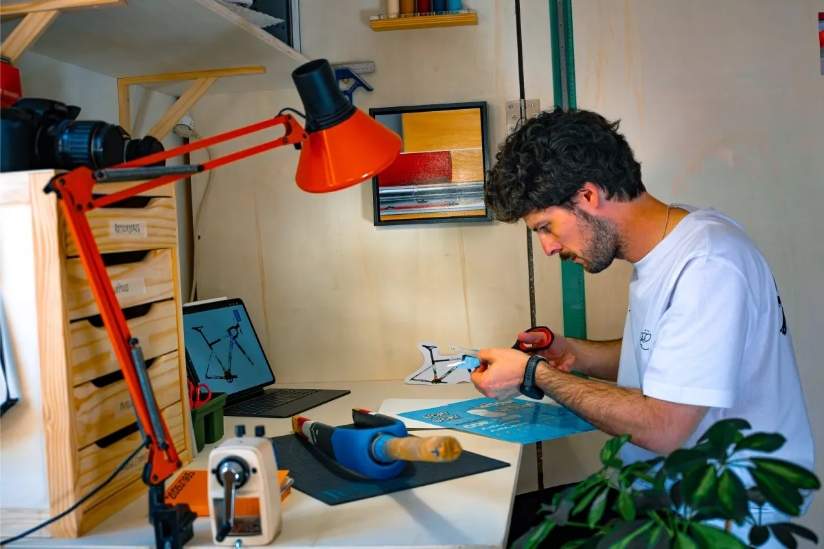 MMR Simun 00 Plus x Cof Lab, una edición limitada gravel reflejo de su tiempo