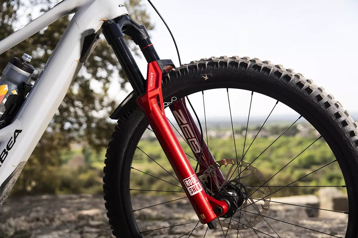 Probamos la horquilla RockShox ZEB Ultimate: precisión y sensibilidad máxima
