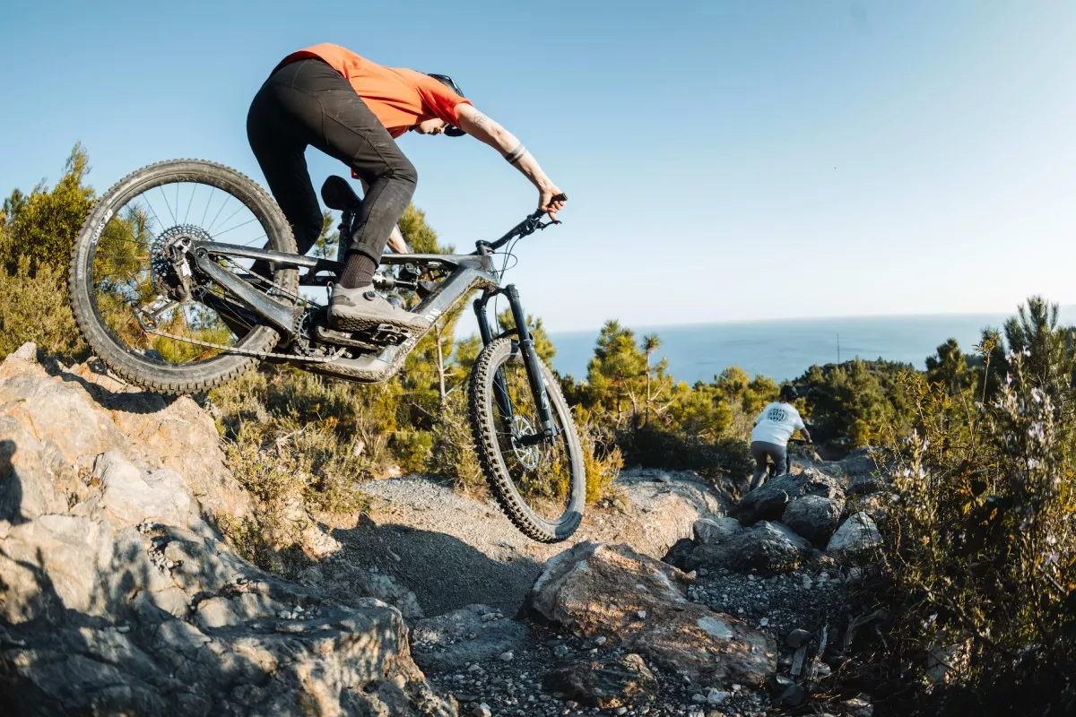 Nueva Canyon Strive:ON, con motores Bosch CX y CX-R actualizados a 120 Nm, y cuadro más robusto
