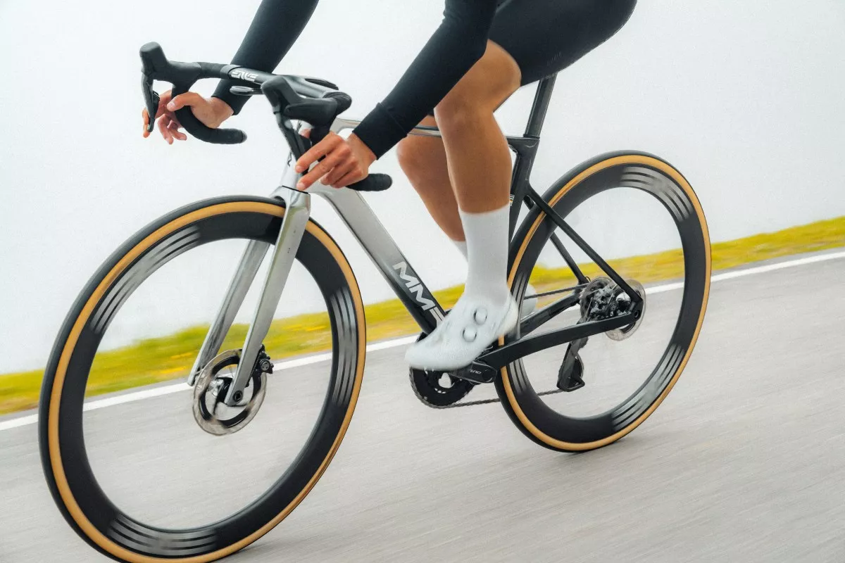 MMR eleva el nivel con la Aelion SLR, montada con Enve y Ceramic Speed