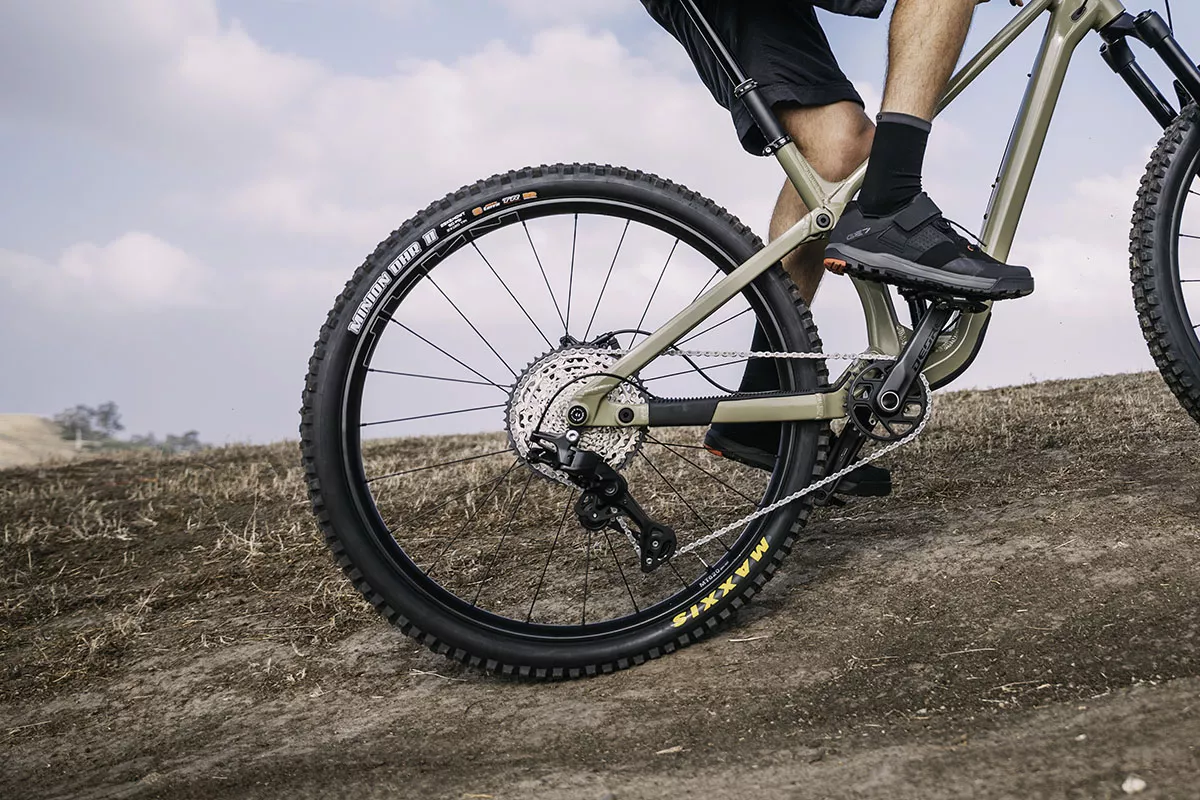 Nuevos grupos Shimano DEORE M7200 y M6200: mecánicos pero con herencia Di2