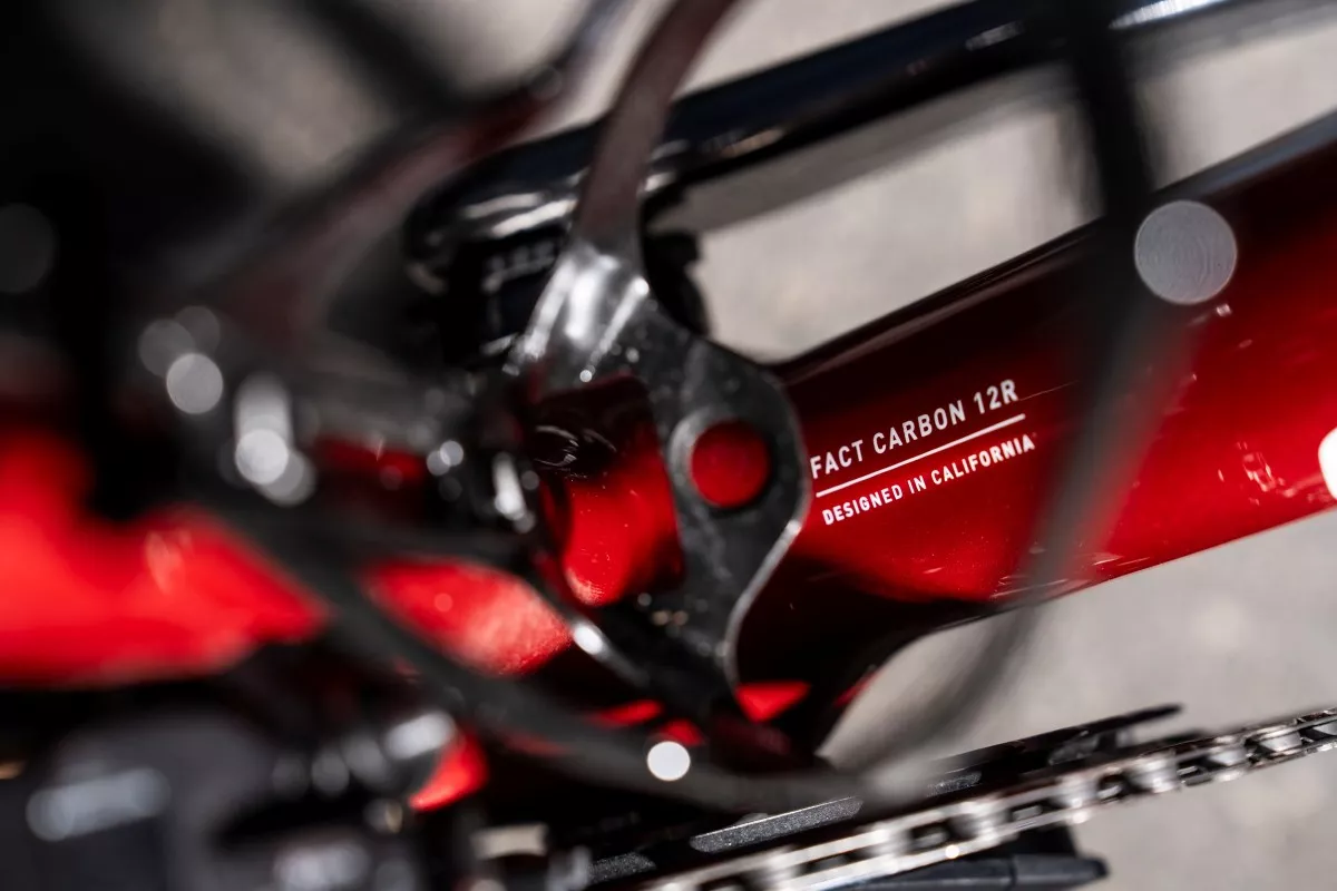 Primeras Pedaladas: nueva S-Works Tarmac SL9 ¿La mejor bicicleta de competición del momento?