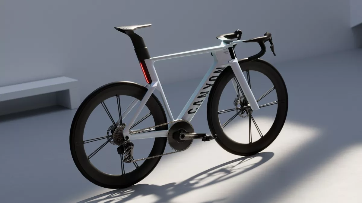 Canyon acerca la IA al ciclismo con su prototipo Predict y el casco Stingr Smart