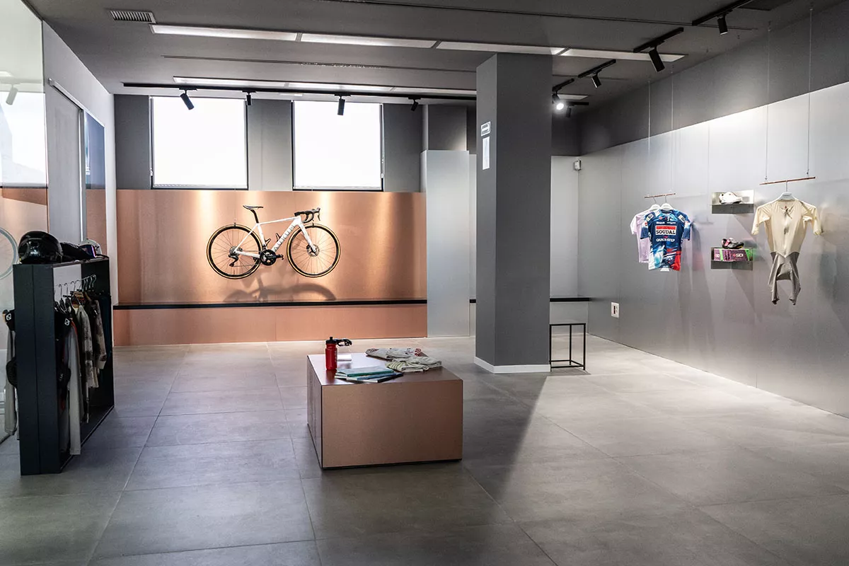 CDC Sport inaugura en Torrent 'Paralelo', un nuevo espacio profesional para la industria ciclista