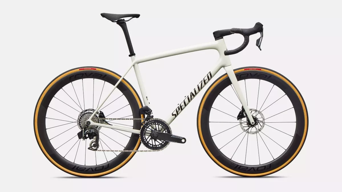 Nuevos montajes Aethos 2 y cascos ‘Team Replica’ de Specialized