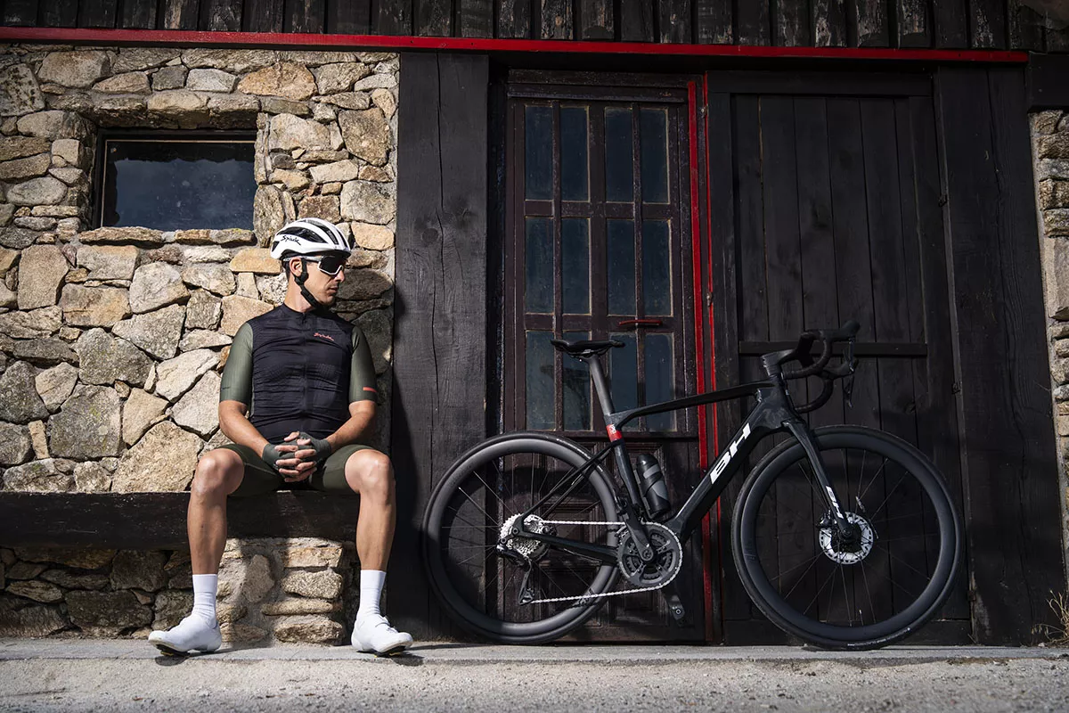La nueva BH iRS1, con motor SEG BLM, marca una nueva generación de ebikes de carretera