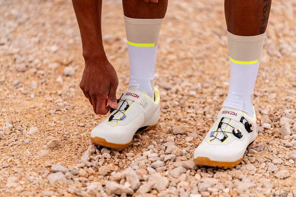 SIDI presenta las Ravix: sus nuevas zapatillas de gravel con suela de carbono y doble cierre