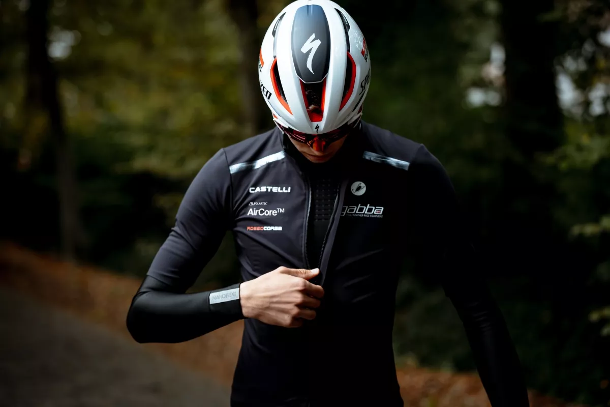 Castelli reinventa la icónica Gabba y renueva las chaquetas Perfetto con un nuevo tejido técnico